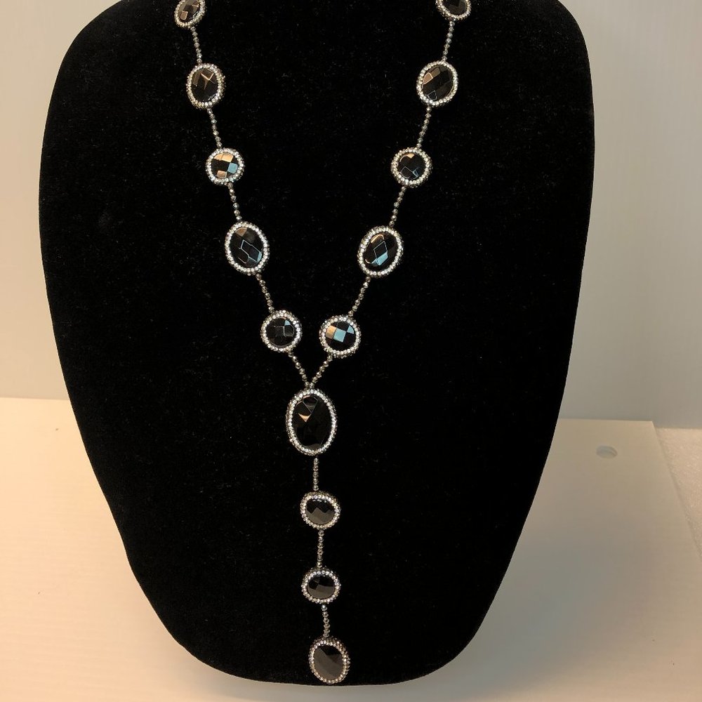 "Y" Drop black onyx necklace with oval shape